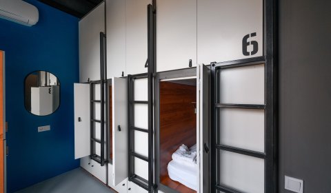 Mixed 6-bed room